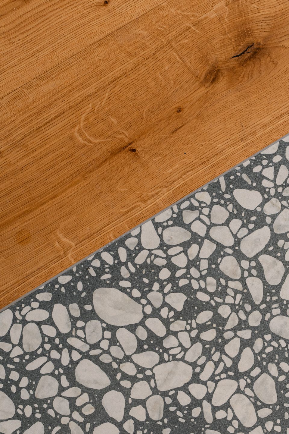 Terrazzo meets oak